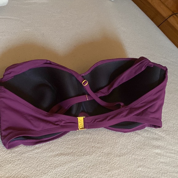 Like new bikini. Beautiful color. - Picture 5 of 7